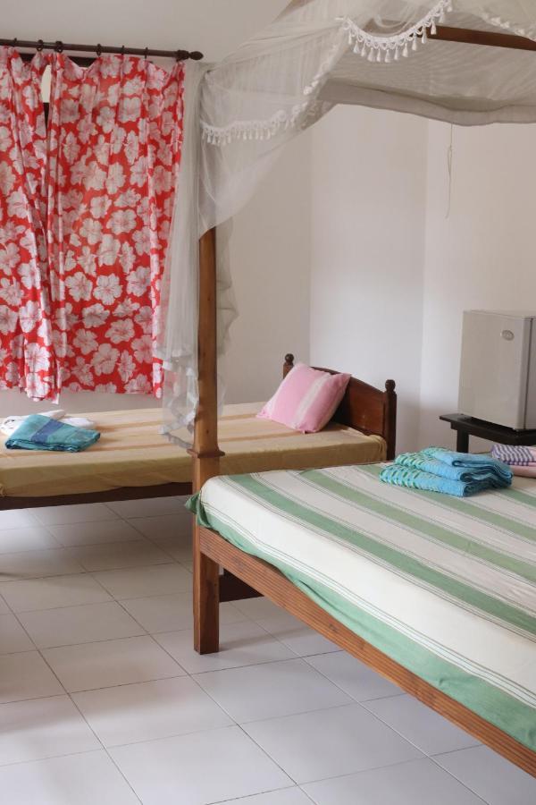 Long Beach Guest House Hikkaduwa Exterior foto